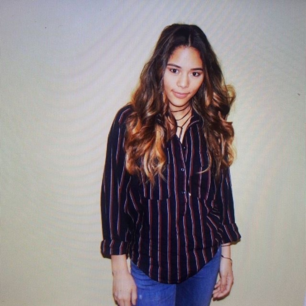 Button down collar bouse